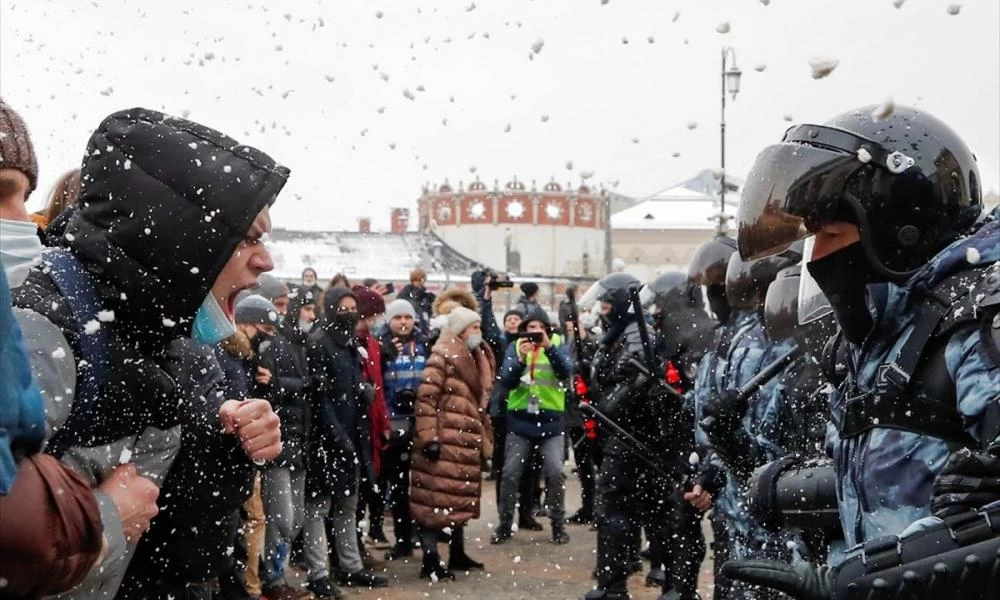 Ρωσία: "Kόκκινο πανί" για 40 χρόνια 122 ξένοι πολίτες για τη συμμετοχή τους σε διαδηλώσεις